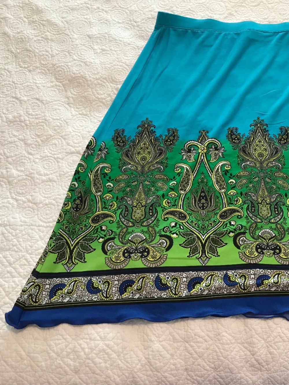 Lightweight & flowy Versona midi skirt in turquoise blue & green paisley (S) - Picture 13 of 16